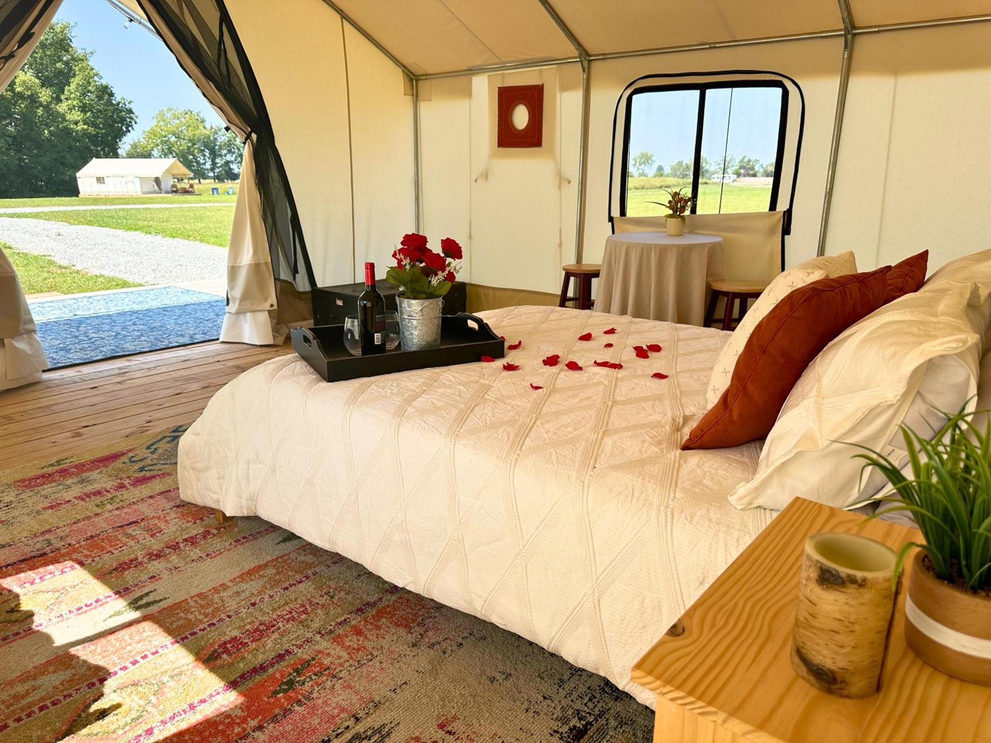 Roaring River Luxury Glamping #1 Cassville Экстерьер фото
